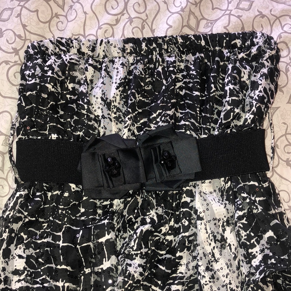 Dress - Picture 2 of 4